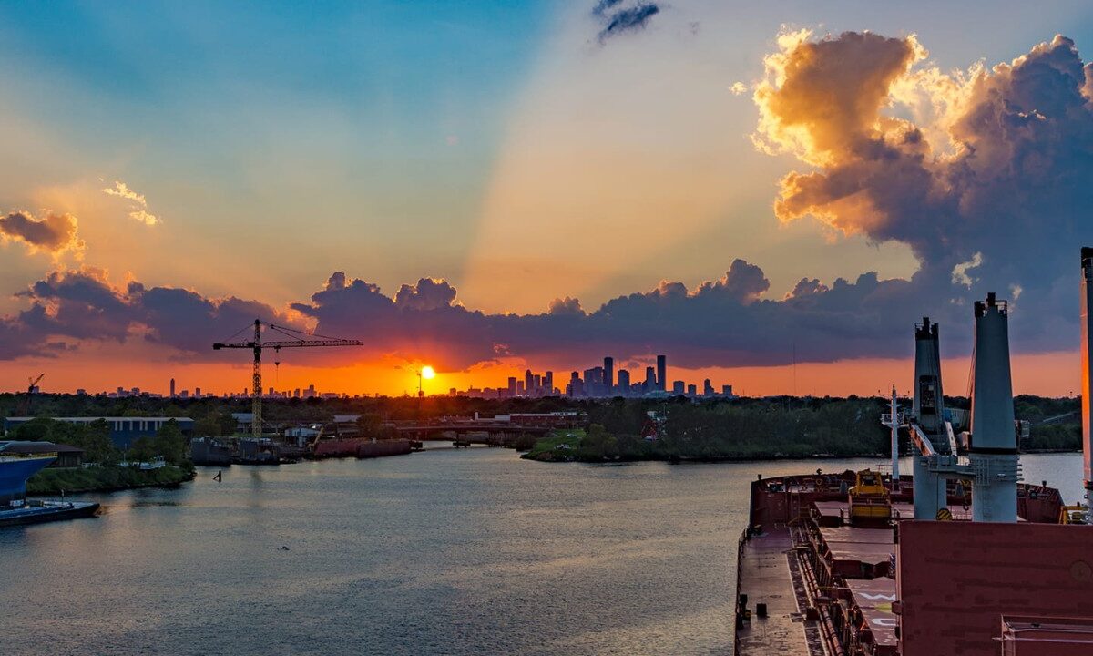 Port Strikes and Negotiations: A Looming Threat to Global Supply Chains